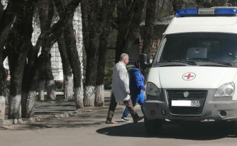 Автомобиль скорой помощи. Фото со страницы ЦГБ Азова в «ВКонтакте»