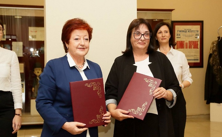 Церемония подписания договора. Фото: правительство Ростовской области