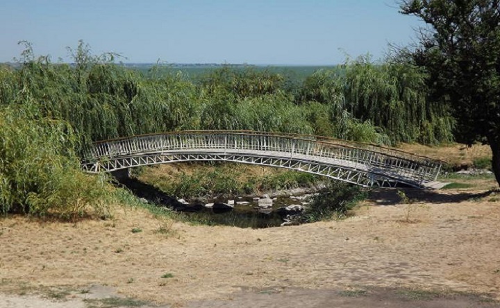 Мост на острове «Черепаха» в Таганроге. Фото foto-ram.ru