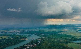 Грозовые облака. Фото Дениса Демкова