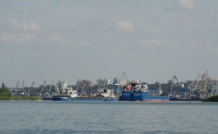 Морской порт Азов. Фото из архива ruffnews.ru