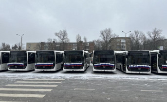 Новые автобусы. Фото Дениса Лагутина