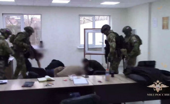 Задержание мошенников. Скрин видео пресс-службы МВД РФ