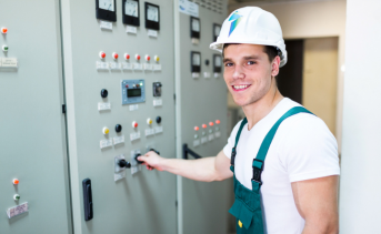 Сотрудник «ТНС энерго». Фото предоставлено пресс-службой «ТНС энерго Ростов-на-Дону»