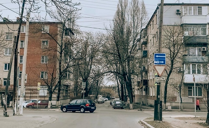 Перекрёсток улицы Лизы Чайкиной и 12-го Нового переулка. Фото Елены Анисимовой
