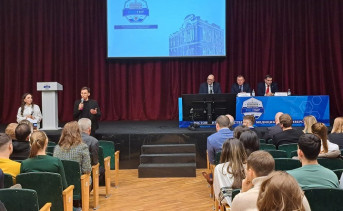 Встреча студентов с руководителями регионального здравоохранения и служб здоровья. Фото donland.ru