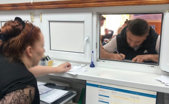 Во время рейда в МРЭО. Фото пресс-службы военного следственного управления СК РФ по ЮВО