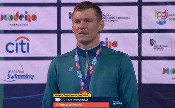 Награждение бронзового призёра открытого чемпионата Европы по паралимпийскому плаванию Артёма Павленко. Фото Артёма Павленко