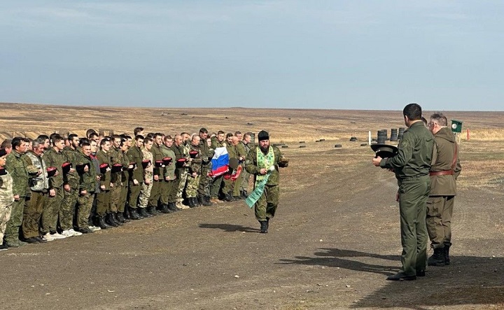 Благословение перед началом военно-полевых сборов. Фото министерства региональной политики и массовых коммуникаций Ростовской области