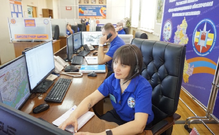 Оператор Службы-112. Фото министерства региональной политики и массовых коммуникаций Ростовской области