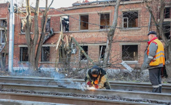 Дом, пострадавший от обломков БПЛА. Фото telegram-канала Юрия Слюсаря