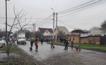 Сбор обломков БПЛА. Фото telegram-канала Светланы Камбуловой