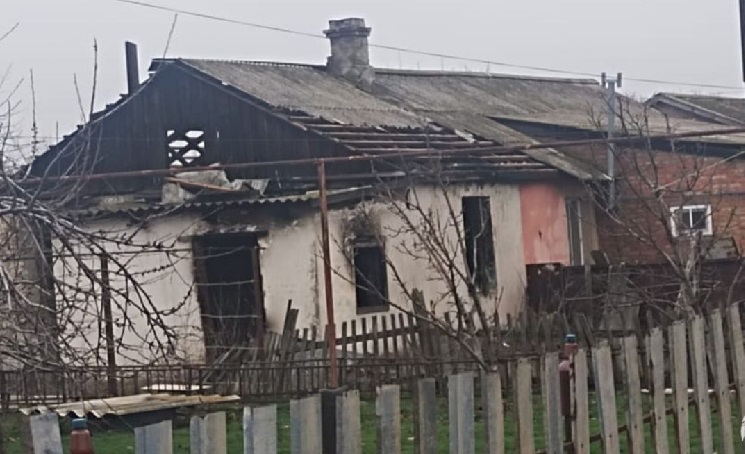Дом в х.Коса. Фото пресс-службы МЧС по Ростовской области