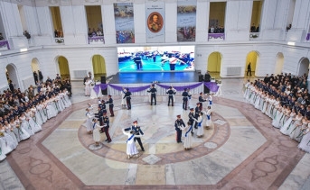 Участники бала. Фото Валерии Комченко, пресс-служба ЮРГПУ (НПИ)