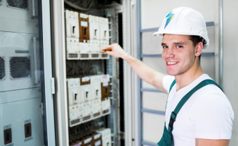 Сотрудник компании. Фото предоставлено пресс-службой «ТНС энерго Ростов-на-Дону»