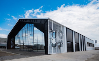 Здание, в котором размещена доильная карусель. Фото предоставлено СЗАО «СКВО»