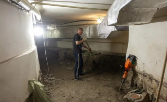 Укрепление фундамента театра имени Чехова. Фото telegram-канала Светланы Камбуловой