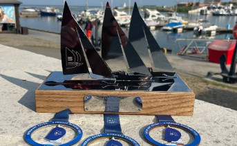 Награды кубка Пятого причала. Фото из архива ФПС