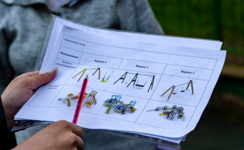 Обсуждение проекта игровой площадки. Фото donland.ru