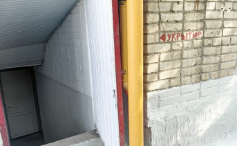 Вход в укрытие. Фото Алексея Величко