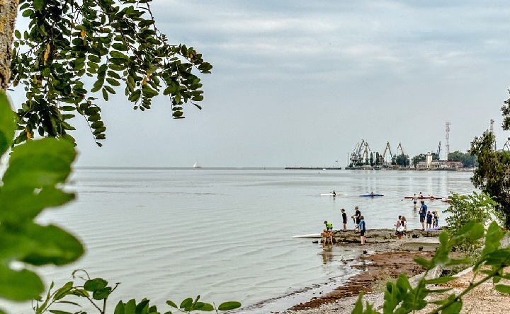 Солнечный пляж в Таганроге. Фото ruffnews.ru