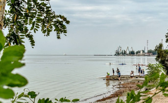 Солнечный пляж в Таганроге. Фото ruffnews.ru