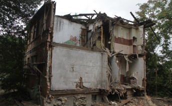 Аварийный дом по улице Греческой, 94. Фото Егора Паршина