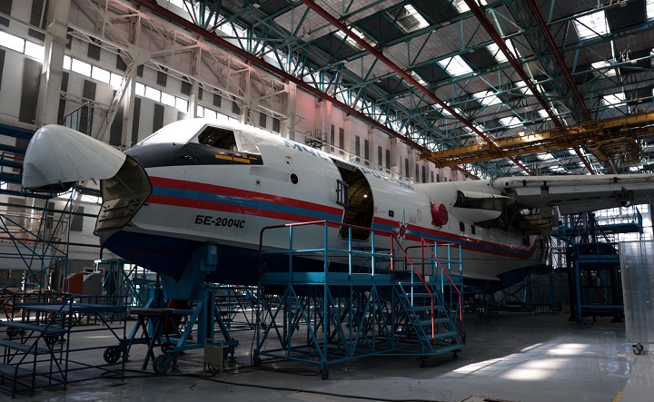 Самолёт Бе-200. Фото пресс-службы губернатора