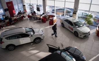 Автосалон. Фото Алексея Мельгавко, РИА Новости