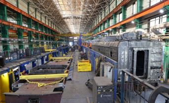 В цеху НЭВЗа. Фото пресс-службы губернатора Ростовской области