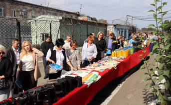 Осмотр товаров, выпускаемых осуждёнными. Фото пресс-службы ГУФСИН России по Ростовской области