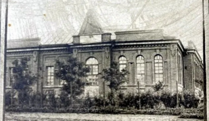 Здание ЖД школы ФЗУ. Фото 1929 года из архива Донской городской публичной библиотеки