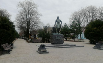 Памятник Петру I на улице Московской в Азове. Фото ruffnews.ru