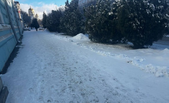 Обледенелый тротуар. Фото telegram-канала Павла Исакова