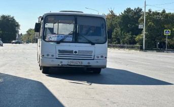 Автобус. Фото Дениса Лагутина