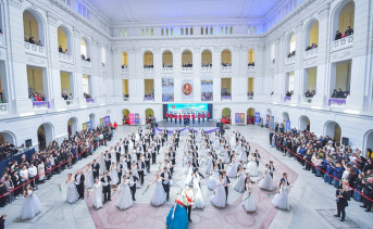 Участники бала. Фото Валерии Комченко, ЮРГПУ (НПИ)