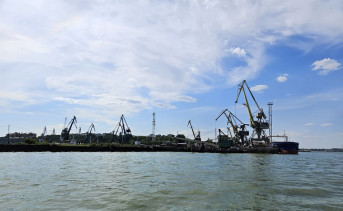 Таганрогский морской торговый порт. Фото ruffnews.ru