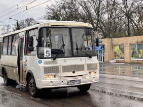 Автобус по маршруту № 5. Фото ruffnews.ru