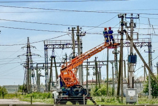 Ремонт электросетей. Фото ruffnews.ru
