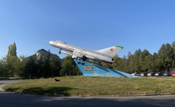Памятник «Слава советской авиации» в Военгородке. Фото ruffnews.ru