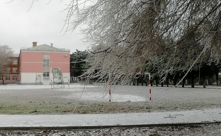 Школа №9 без учащихся. Фото ruffnews.ru